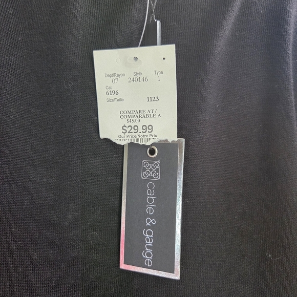 ⭐️Cable & GageBlack Long Sleeve Sweater with Cutout Detail Size L - Picture 4 of 5